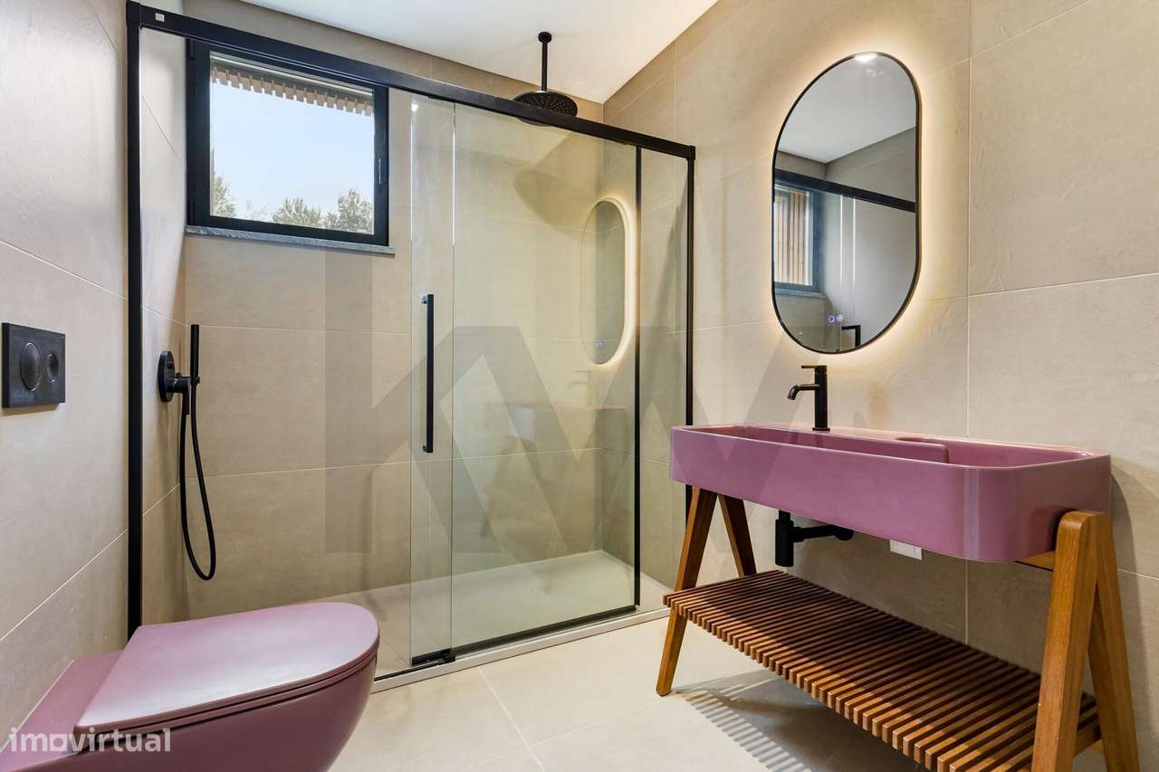 Moradia de arquitetura contemporânea em Cascais com 5 suites para vend-22