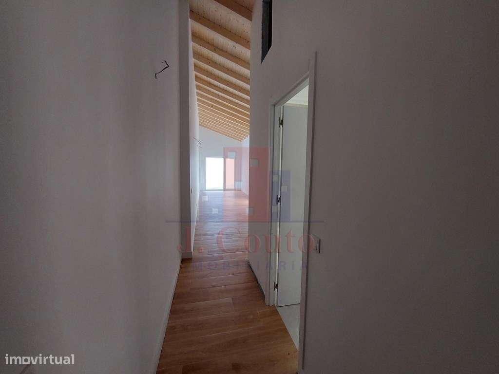 MORADIA T2 com quintal em Caldas da Rainha-9
