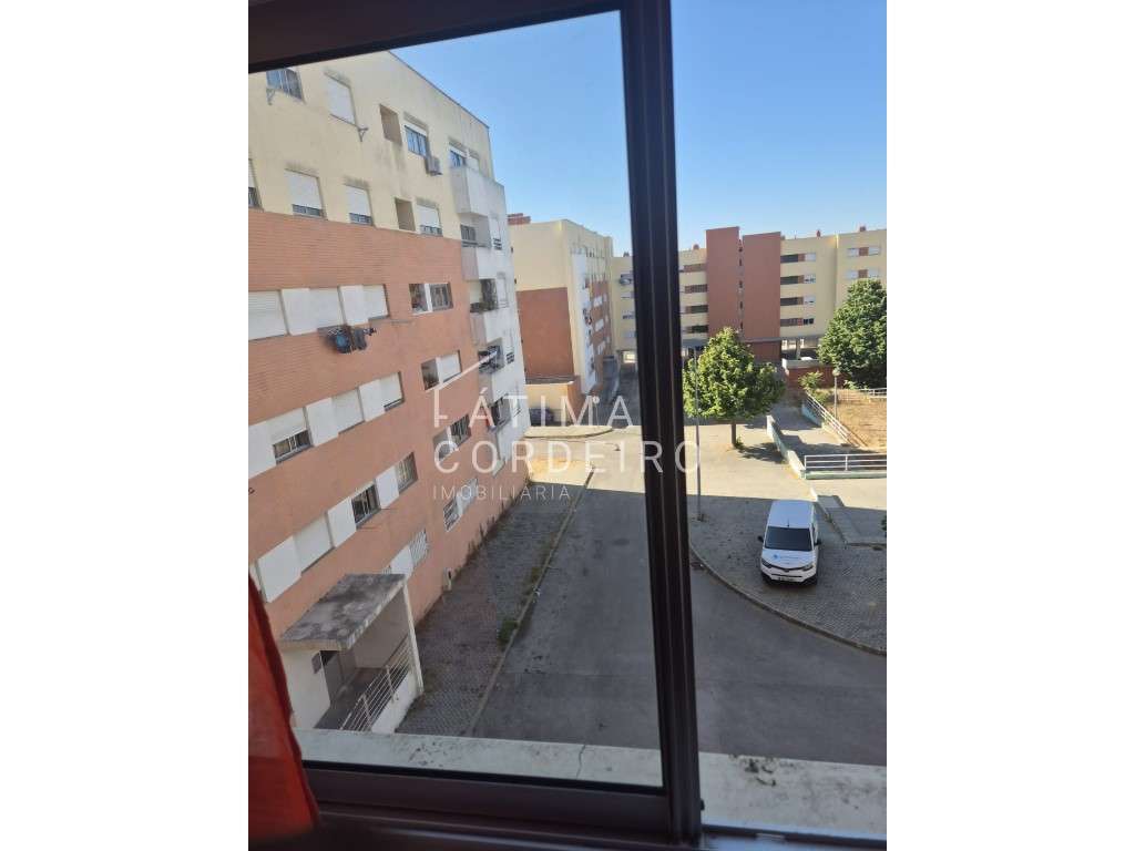 T2 situado no Monte da Caparica, 3º andar em prédio com elevador-13