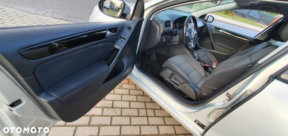 Volkswagen Golf VI 1.6 Comfortline - 23