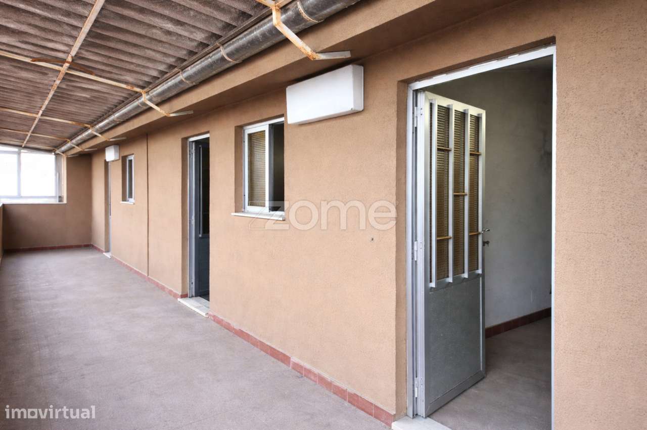 Propriedade de Grande Dimensão com Habitação e Área Industrial-22