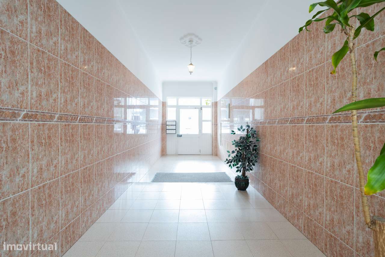 Apartamento T2 em Fernão Ferro: O Refúgio Perfeito para a Sua Família-15