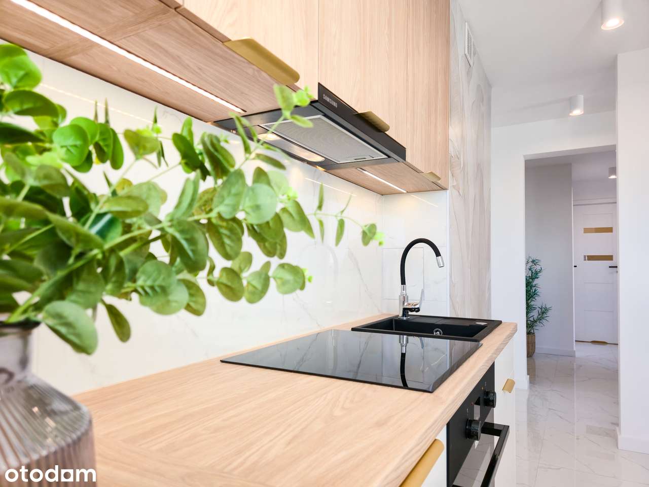 Jasne 4 pokoje blisko centrum - gotowe pod klucz!-0