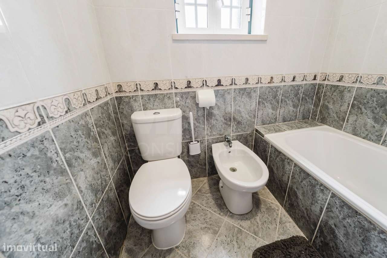 Moradia T4 com Charme em Olho Marinho | 260m² | Lote 734m²-28