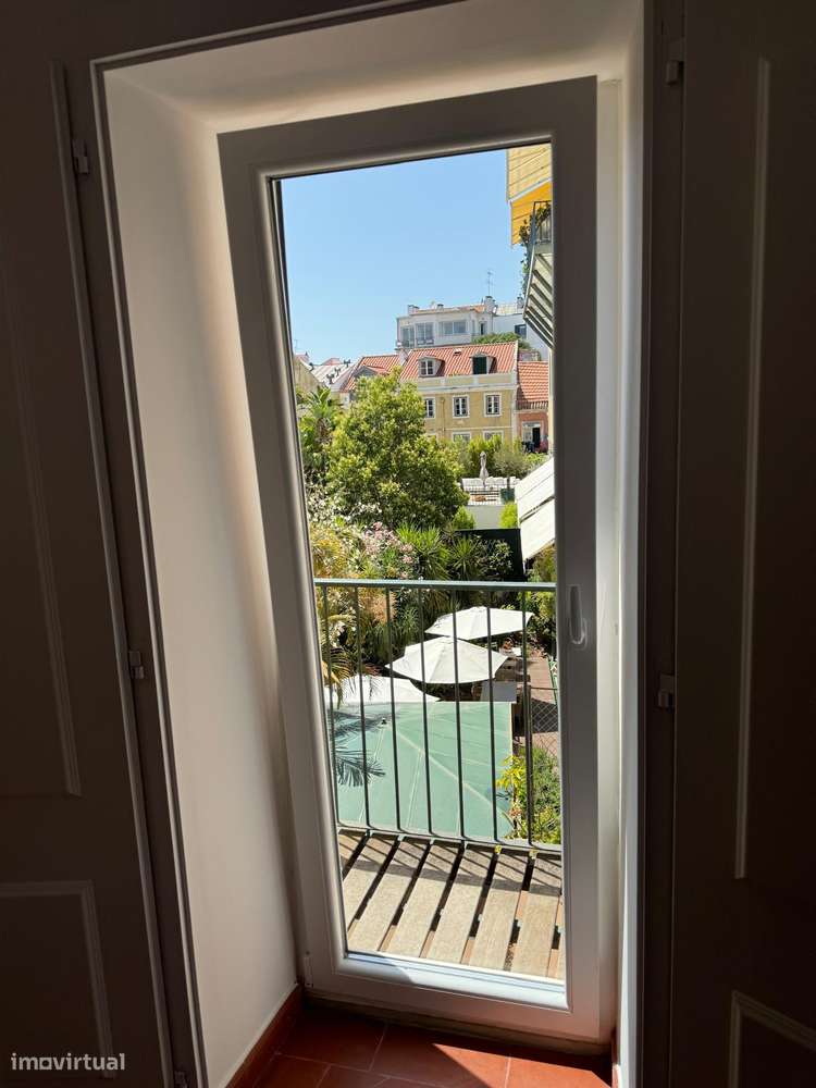 Luminoso T2, cobertura duplex com terraço no coração dp Principe Real - Grande imagem: 4/12