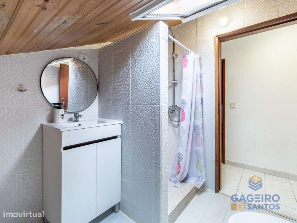 Moradia Remodelada T2 + 2-22
