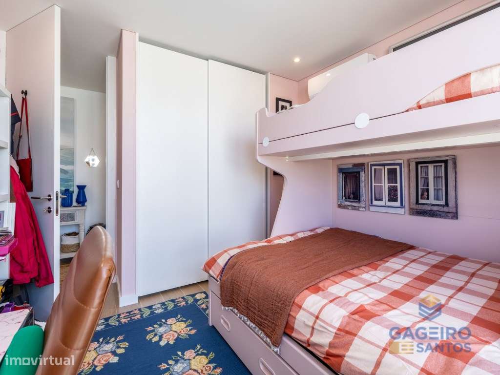 Apartamento T2 na Primeira Linha de Mar - Avenida Marginal, São Mar...-23