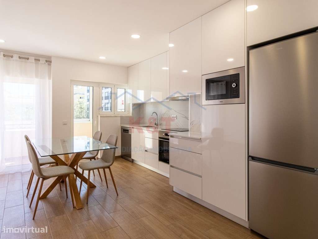 Apartamento T1 remodelado na Praia da Rocha-2