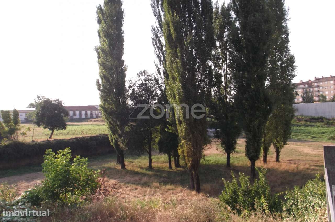 TERRENO PARA CONSTRUÇÃO EM ALTURA NO CENTRO DE ARRIFANA - Grande imagem: 5/16