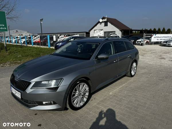 Skoda Superb Combi 2.0 TDI DSG Ambition - 1