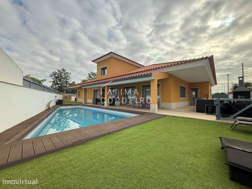 Fantástica Moradia T4+1 Quinta do Anjo/Auto Europa-31