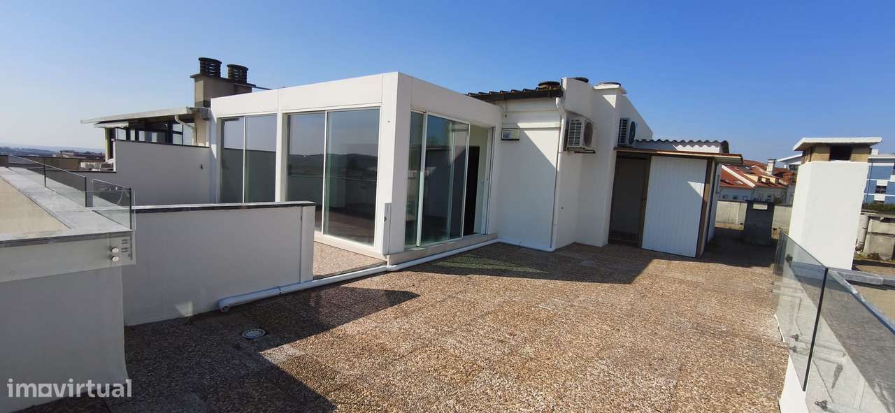 magnifico T5 duplex remodelado na Rua Miguel Torga , Penedo da Saudade-22