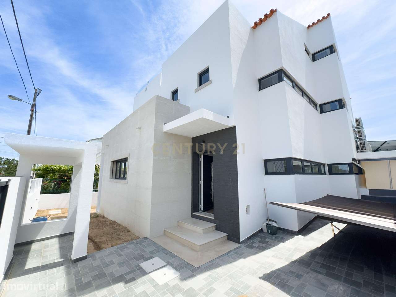 CONSTRUÇÃO NOVA  -Moradia com acabamentos de charme situada na  Sobred - Grande imagem: 2/54