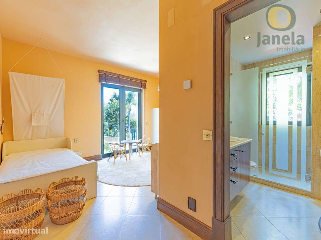 Encantadora Moradia T5 com vista Mar e Golfe, inserida num cenário ...-44