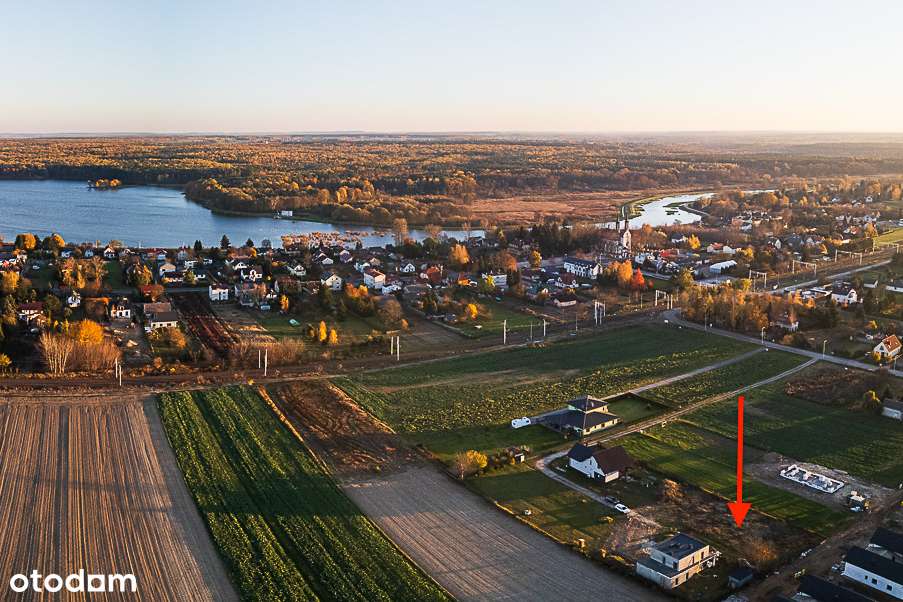 10 Arów Przy Ul. Pszczelej, Bezpośrednio