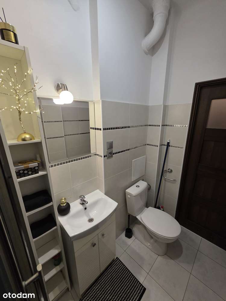 Przestronne mieszkanie 36,7 m² z osobną kuchnią i komórką w cenie.-8