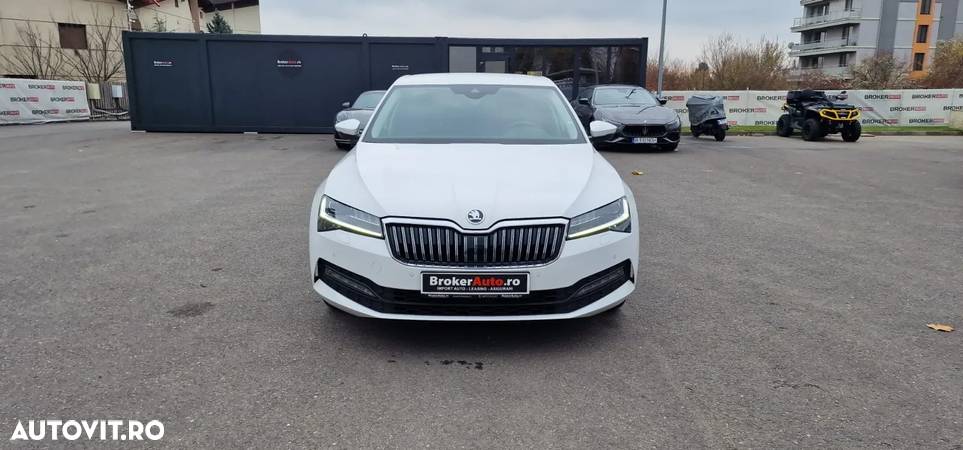 Skoda Superb 2.0 TDI DSG SportLine - 3