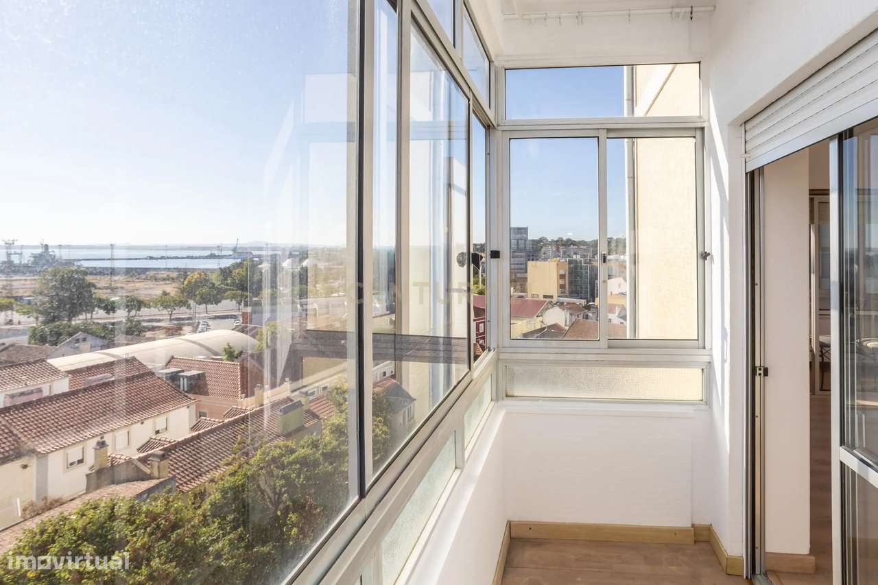 Apartamento T3 em Almada com Excelente Localização-10