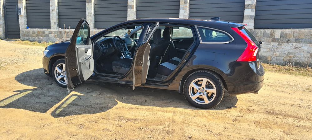 Volvo V60 D2 Basic 2017