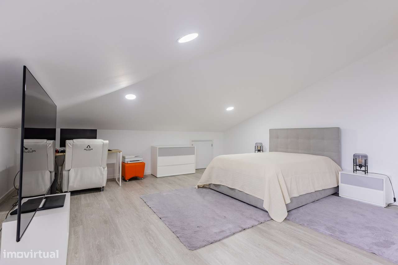 Apartamento Duplex T3 - São Vicente Ferreira.-33