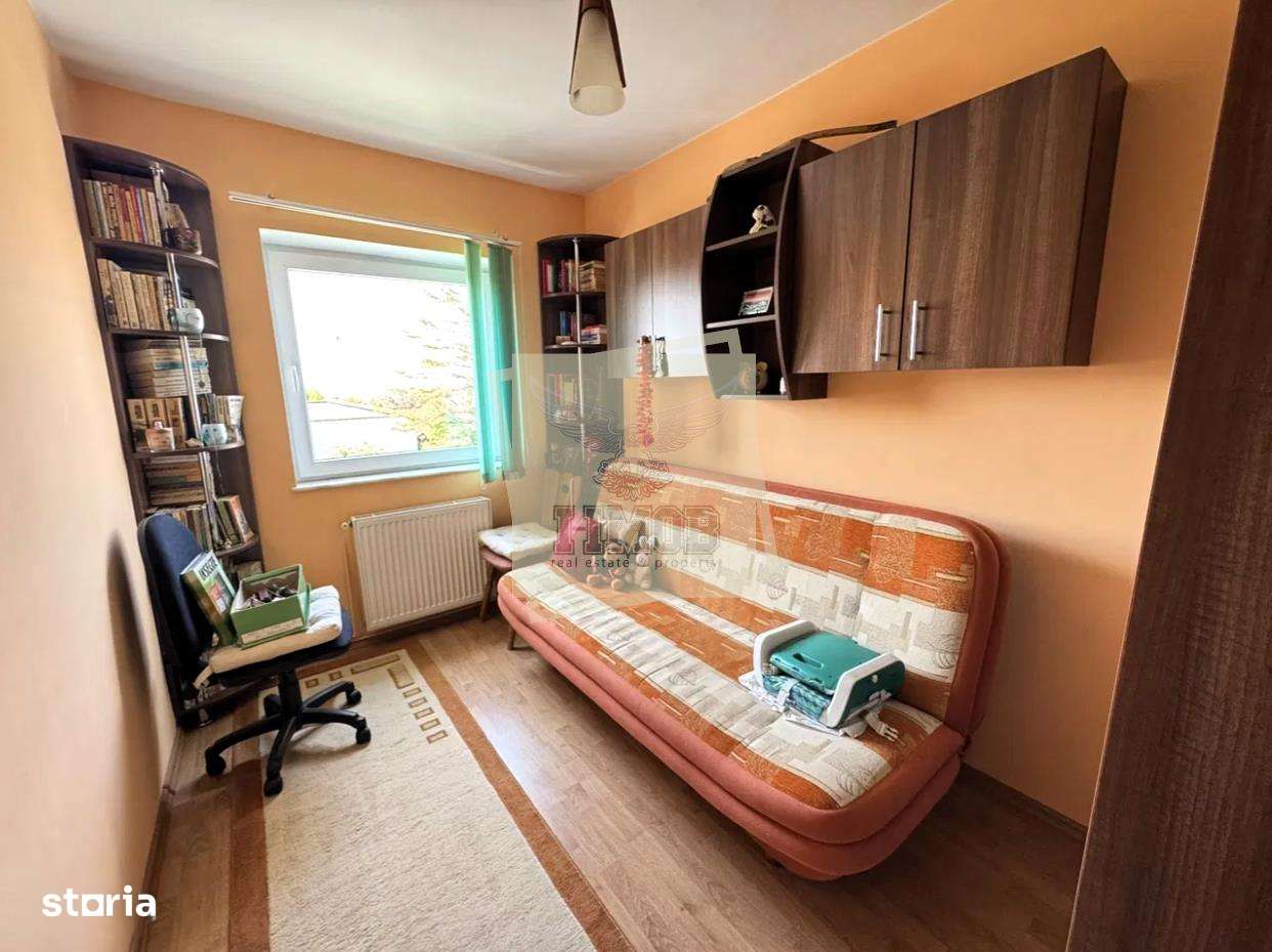Apartament decomandat cu 3 camere 2 balcoane si pivnita in Valea Aurie-4