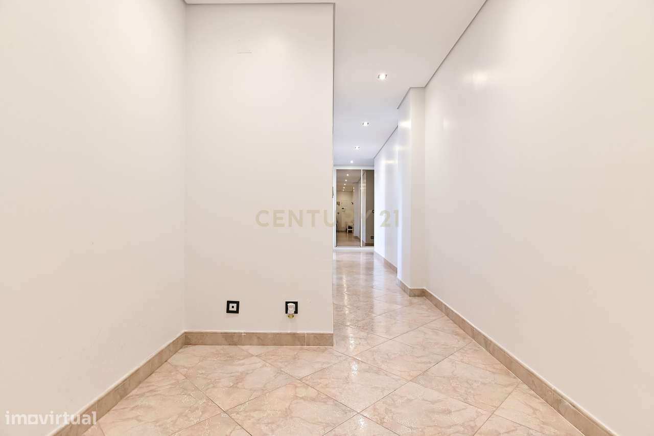 Apartamento T2 com garagem para 2 carros à venda na Ramada - Odivelas - Grande imagem: 5/28