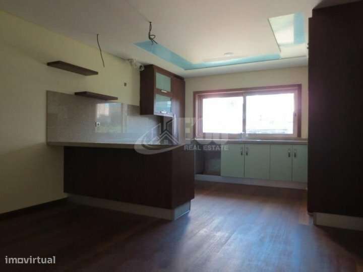 EXCELENTE MORADIA T4-19