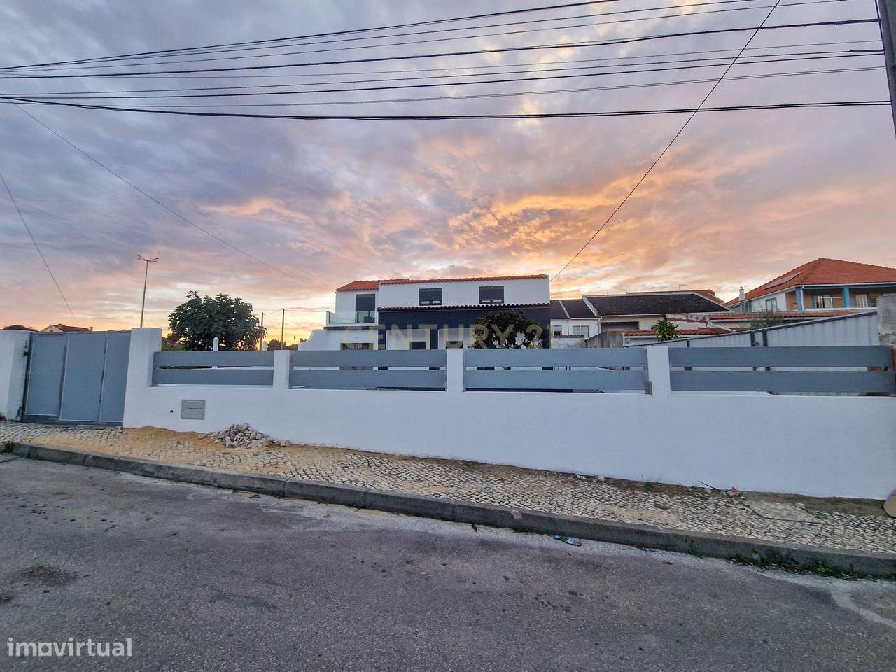 Moradia isolada c/ 4 assoalhadas totalmente remodelada c/ possibilidad-22