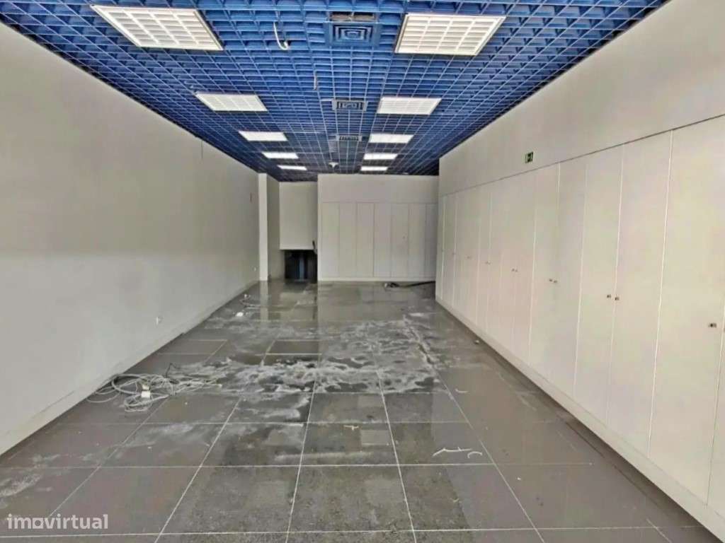 Loja c/ 325 m2 em pleno centro do Porto - Grande imagem: 2/12