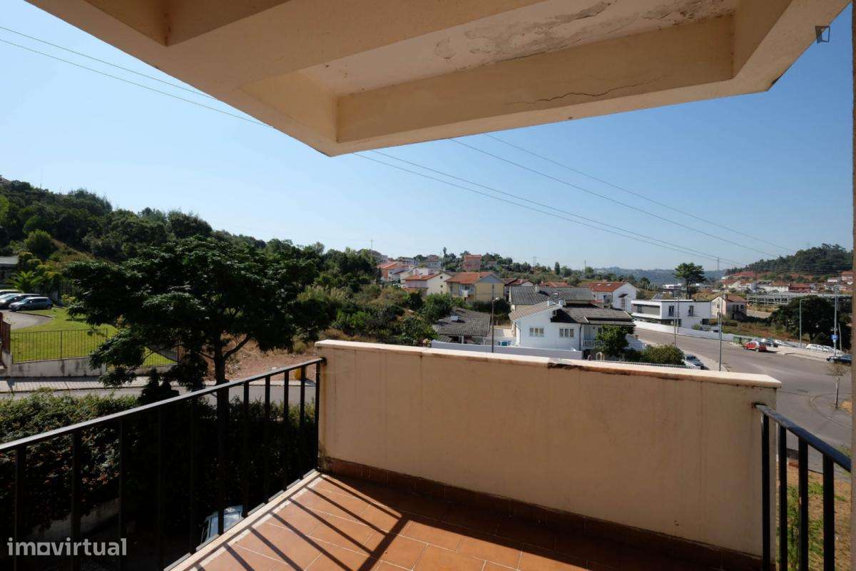 Quarto - localizado em Nogueiras Coimbra - Grande imagem: 5/9