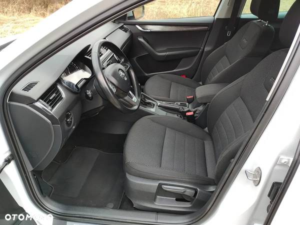 Skoda Octavia Combi 2.0 TDI 4x4 DSG Scout - 17