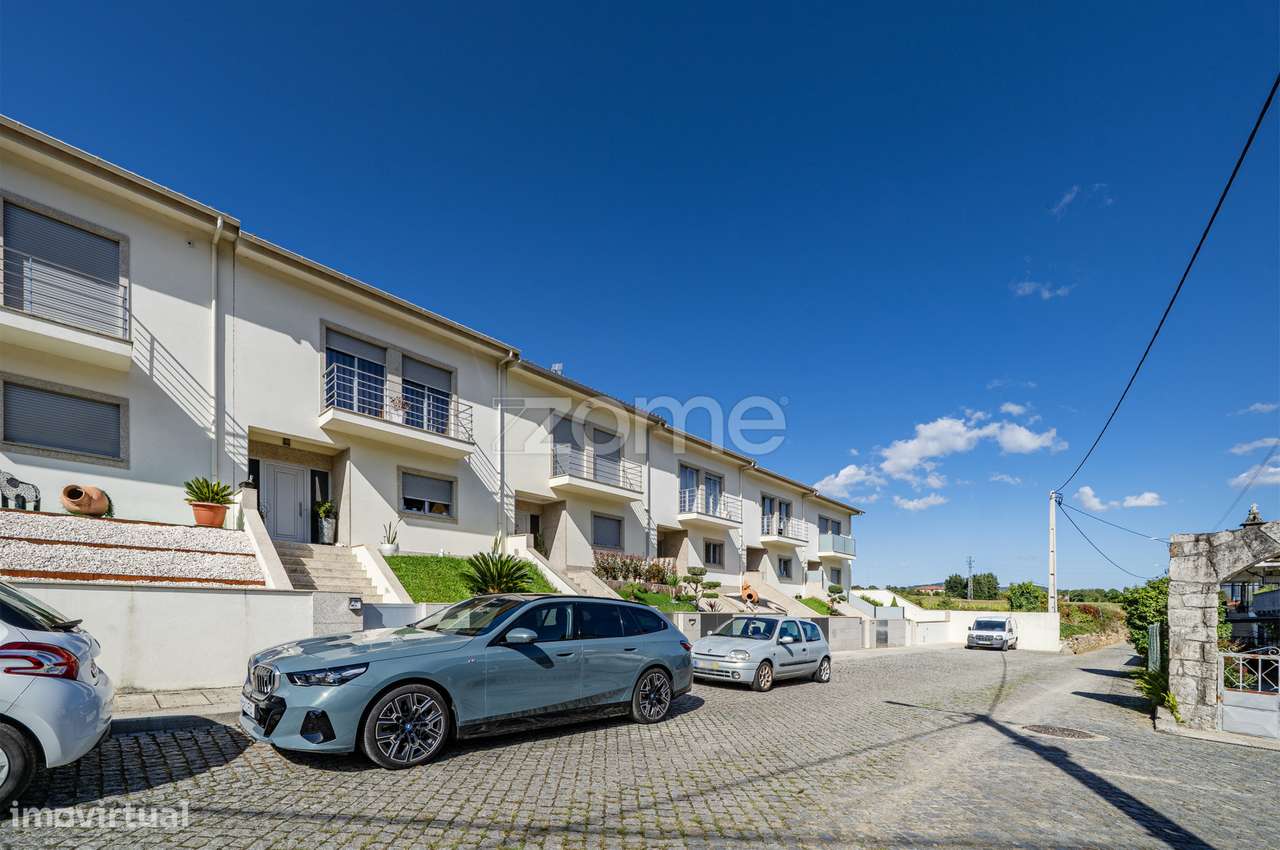 Moradia Banda T4 - Como Nova, em Encourados, Barcelos - Grande imagem: 2/60