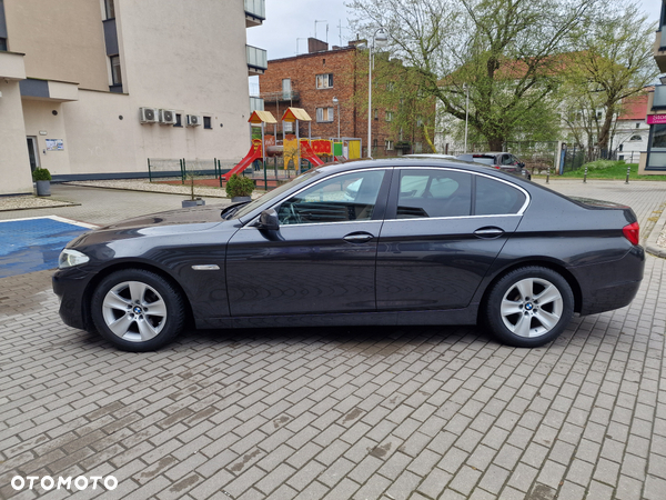 BMW Seria 5 520d Touring Blue Performance - 10