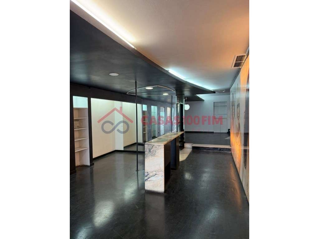 Excelente loja no Porto - Cedofeita-3