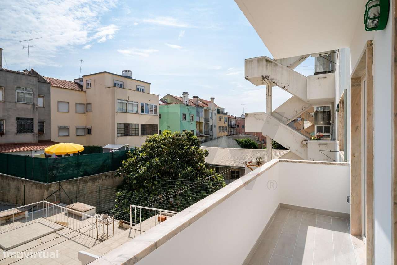 Apartamento T3 renovado, com lugar de Garagem e varandas - Grande imagem: 5/21