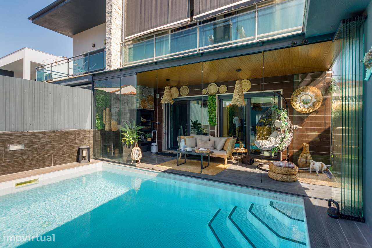 Moradia T4 com piscina Fernão Ferro - Grande imagem: 2/51