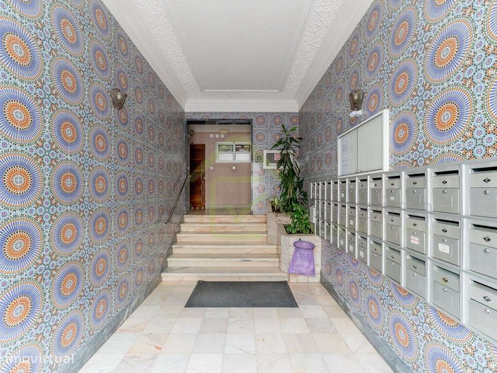 Apartamento T3 com boas áreas e óptima exposição solar-28