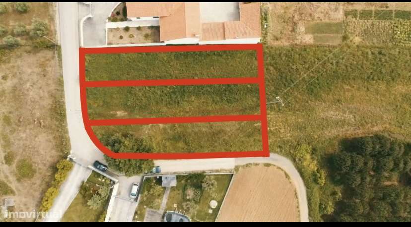 Terreno para construção de Três moradias Geminadas V3 de arquitetura m - Grande imagem: 2/6