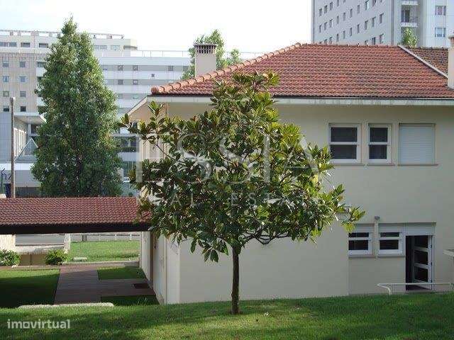 Moradia T3 com Jardim Próxima do Parque da Cidade-31