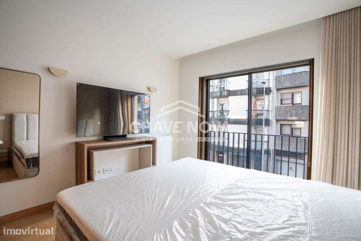 Apartamento T1 mobilado no coração do Porto – Camões 800-7