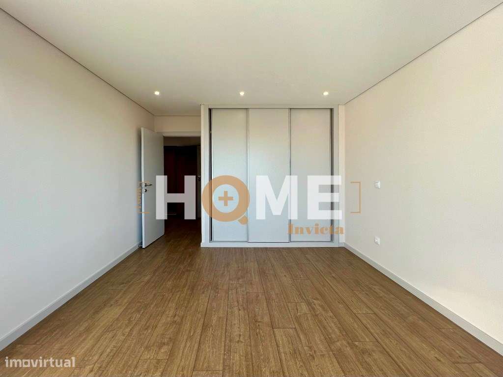 EXCELENTE Apartamento T3 NOVO | em plena Av. da Boavista-9