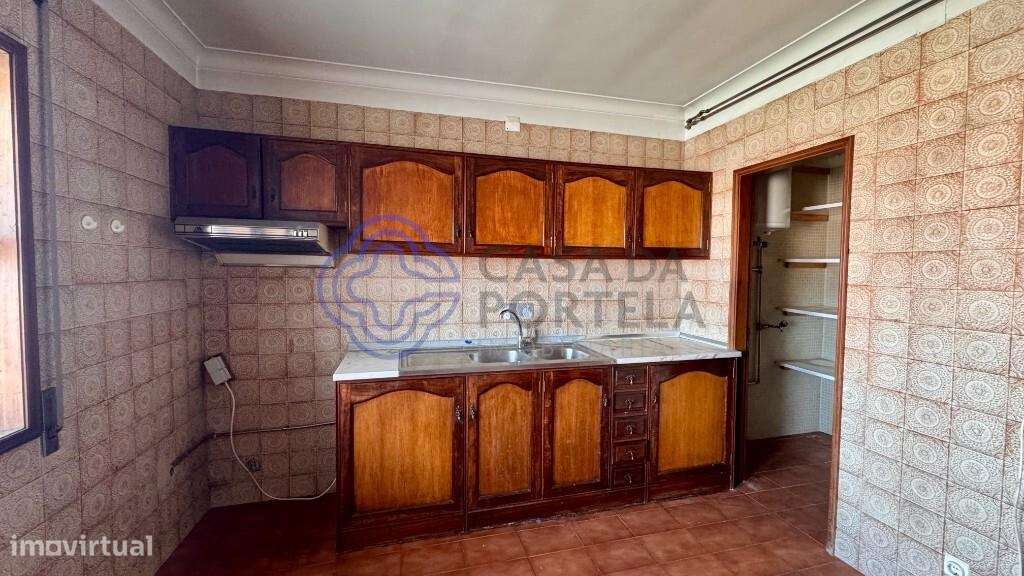 T2 c/ aproveitamento Sotão, 180m2, Vilar do Paraíso - Grande imagem: 4/24