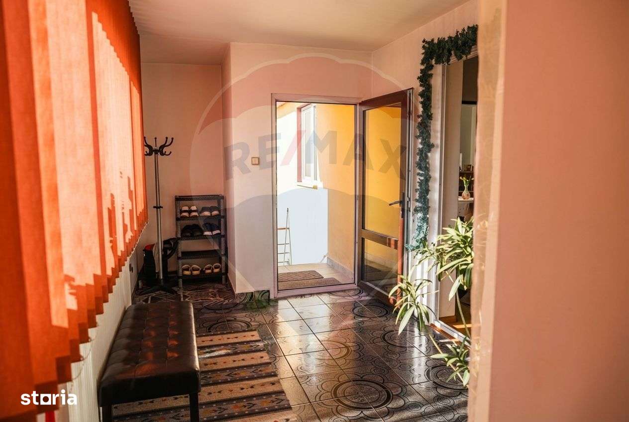 Proprietate rară – 1000 mp teren + 2 cladiri versatile-13