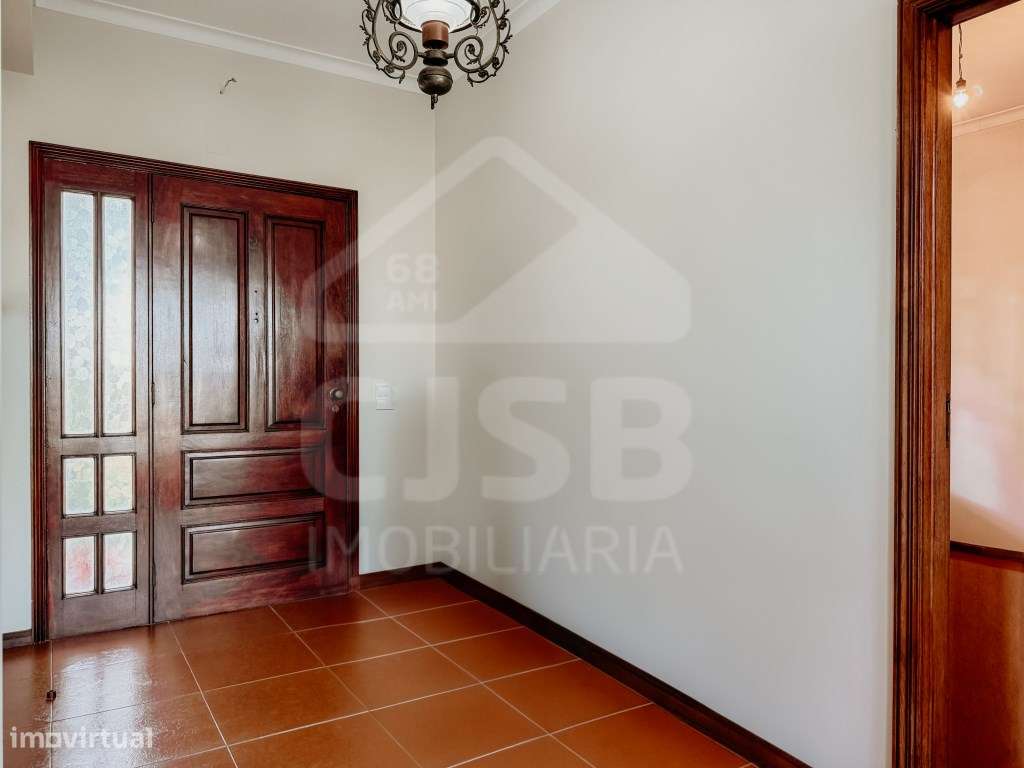 Moradia Isolada T5+3 em Salvaterra de Magos-18