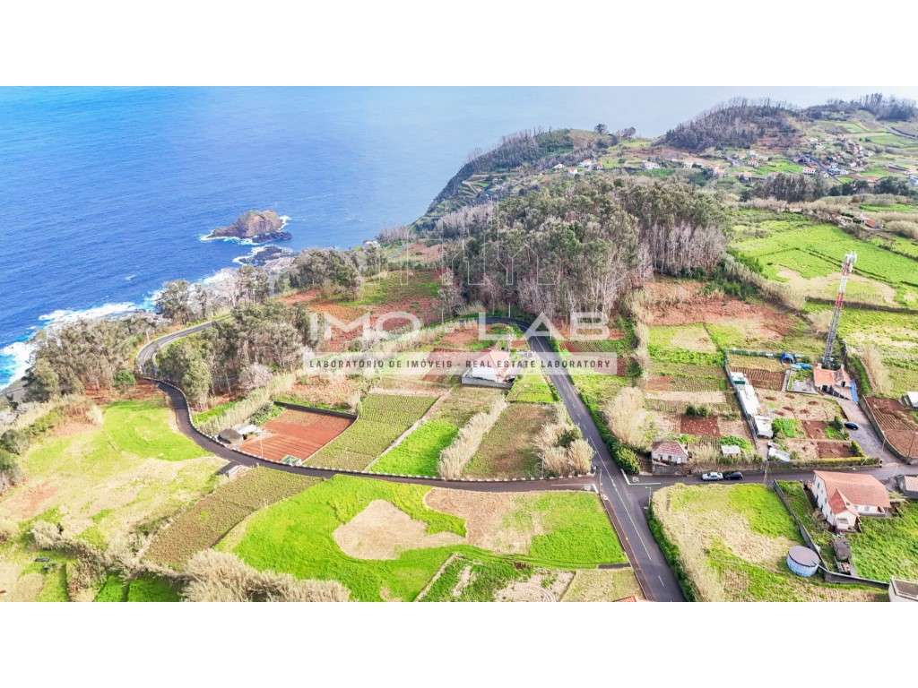 Terreno plano com 2128m2 - Porto Moniz-15