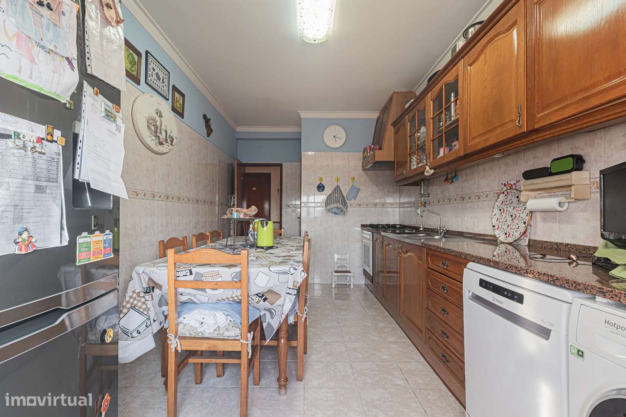 Apartamento T2 com elevador e varanda vista serra Sintra, em Rio Mouro-16