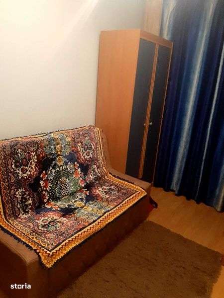 Inchiriez apartament pe termen lung cu 3 camere semidecomandat - Imagine principală: 5/8