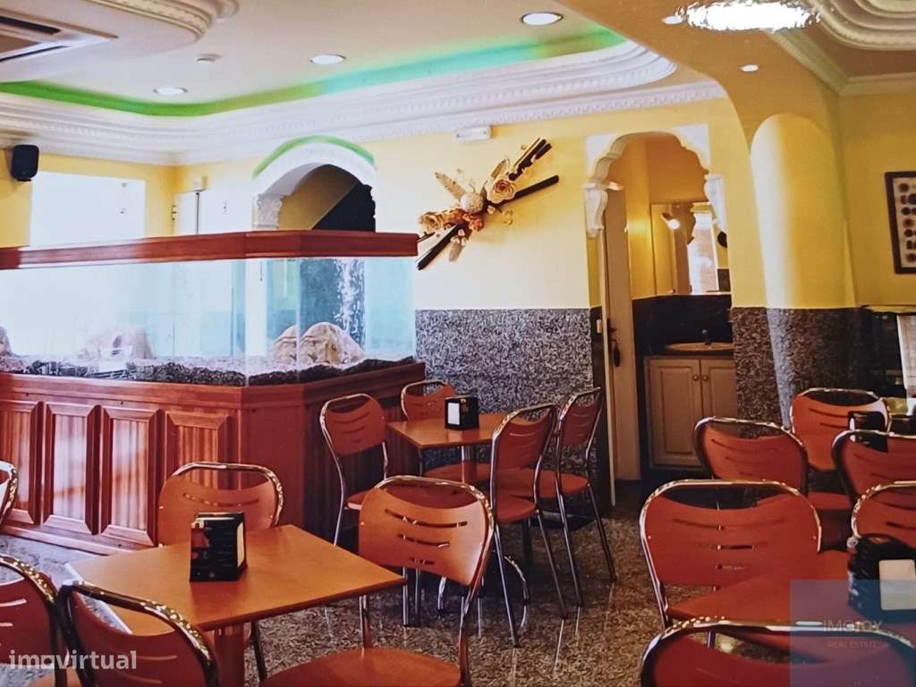 Prédio Comercial Fanhões - Grande imagem: 3/24