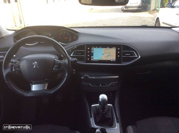 Peugeot 308 SW 1.6 BlueHDi Style J17 - 18