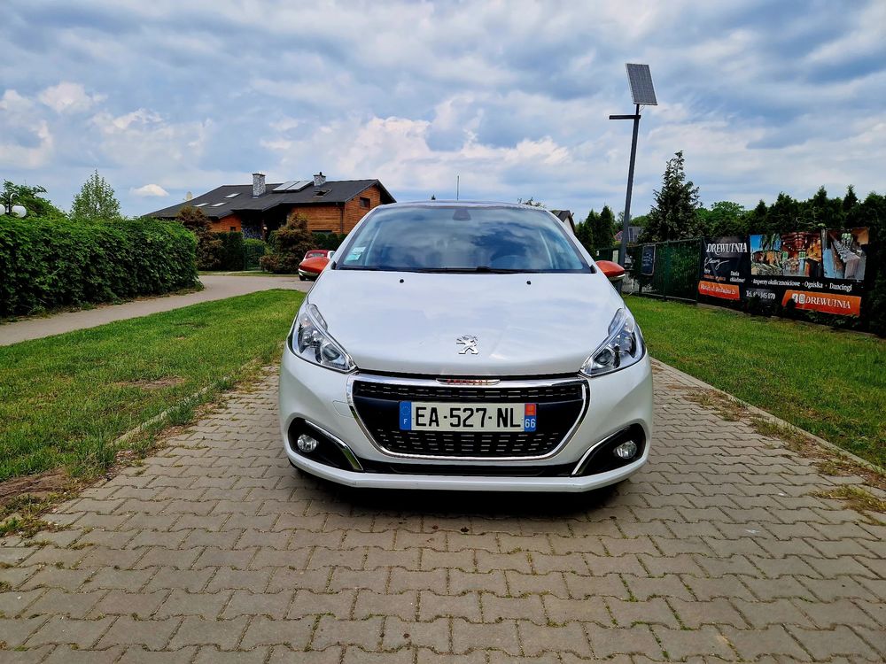Peugeot 208 I 2016